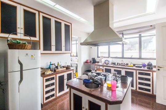Cozinha de casa de condomínio para alugar com 4 quartos, 1500m² em Alphaville Residencial Zero, Barueri