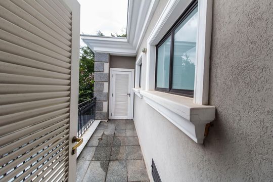Varanda Suíte 3 de casa de condomínio para alugar com 4 quartos, 1500m² em Alphaville Residencial Zero, Barueri