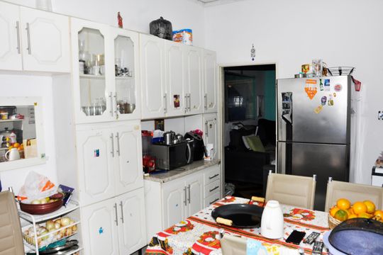 Cozinha de casa à venda com 2 quartos, 250m² em Jardim Monjolo, São Paulo