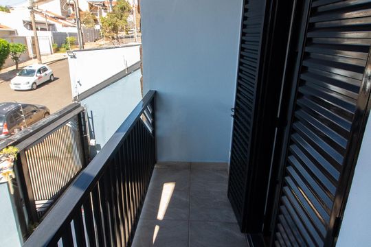 Sacada da Sala 2 de casa à venda com 3 quartos, 240m² em Parque Alto Taquaral, Campinas