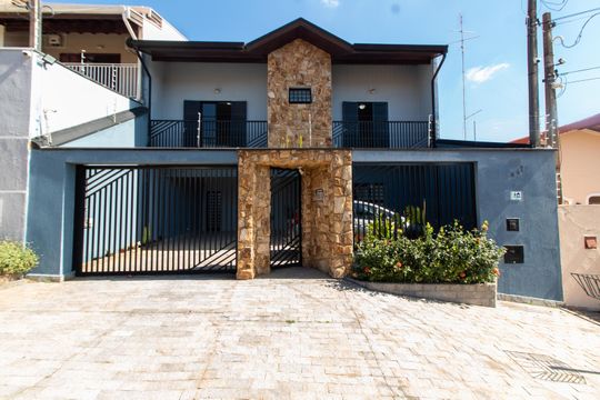 Fachada de casa à venda com 3 quartos, 240m² em Parque Alto Taquaral, Campinas