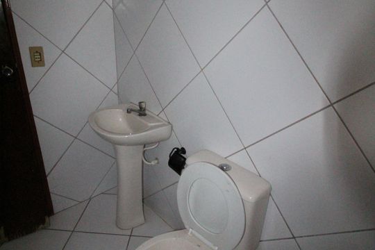 Banheiro de casa para alugar com 2 quartos, 70m² em Bosque dos Eucaliptos, São José dos Campos