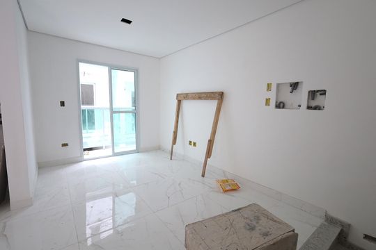 Sala de casa de condomínio à venda com 3 quartos, 129m² em Vila Metalúrgica, Santo André