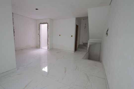 Sala de casa de condomínio à venda com 3 quartos, 129m² em Vila Metalúrgica, Santo André