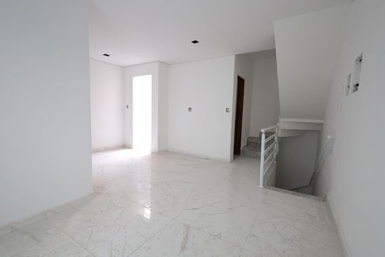 Sala de casa de condomínio à venda com 3 quartos, 117m² em Vila Metalúrgica, Santo André