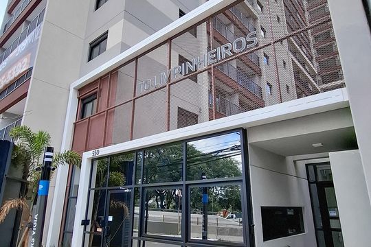 Fachada de kitnet/studio para alugar com 1 quarto, 24m² em Pinheiros, São Paulo