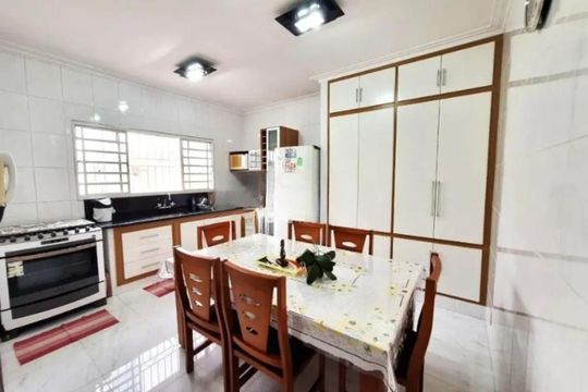 Casa para alugar com 2 quartos, 174m² em Jardim Santo Expedito, Campinas