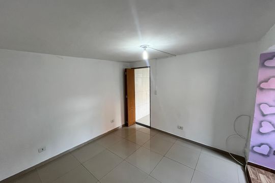 Quarto de casa de condomínio para alugar com 1 quarto, 50m² em Parque Peruche, São Paulo