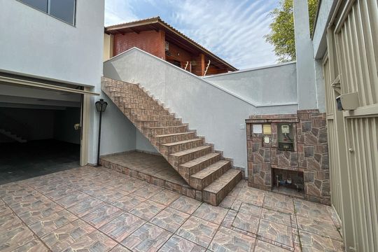 Garagem de casa à venda com 4 quartos, 250m² em Parque Anhanguera, São Paulo