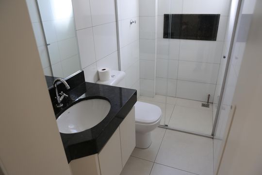 Banheiro de apartamento à venda com 2 quartos, 65m² em Inconfidentes, Contagem