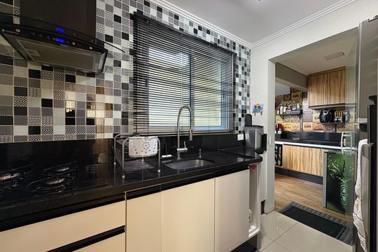 Cozinha de apartamento à venda com 2 quartos, 63m² em Vila Santo Alberto, Santo André