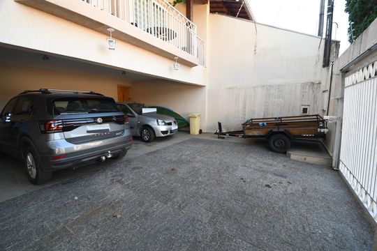 Garagem de casa à venda com 4 quartos, 230m² em Loteamento Parque das Hortências (sousas), Campinas