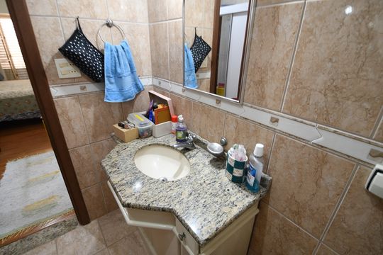 Banheiro Suíte 1 de casa à venda com 4 quartos, 230m² em Loteamento Parque das Hortências (sousas), Campinas