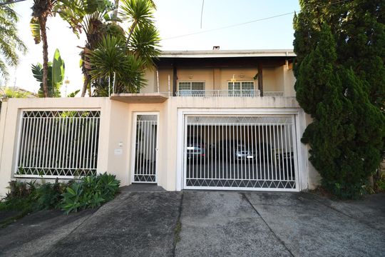 Fachada de casa à venda com 4 quartos, 230m² em Loteamento Parque das Hortências (sousas), Campinas