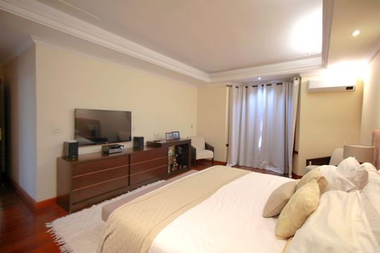 Suíte 1 de casa à venda com 3 quartos, 445m² em Mangabeiras, Belo Horizonte