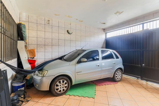 Garagem de casa para alugar com 3 quartos, 250m² em Jardim Monte Azul, São Paulo