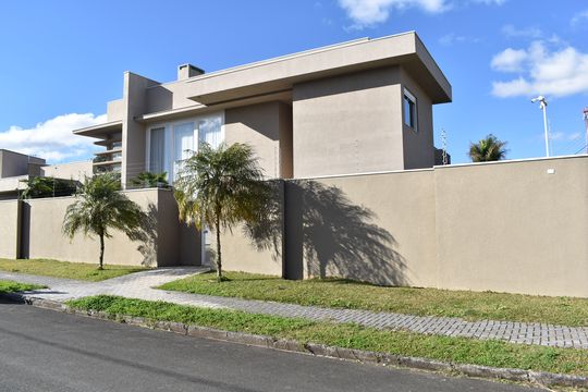 Fachada de casa à venda com 5 quartos, 590m² em Butiatuvinha, Curitiba