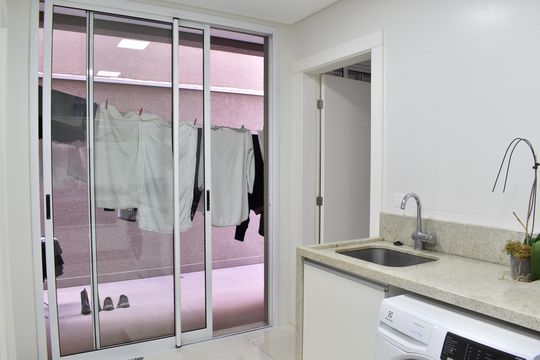 Área de Serviço de casa à venda com 5 quartos, 590m² em Butiatuvinha, Curitiba