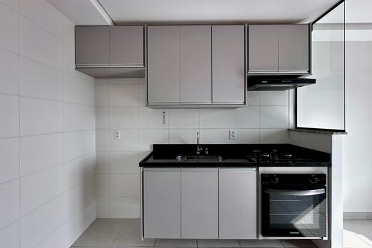 Cozinha de apartamento para alugar com 1 quarto, 37m² em Vila das Belezas, São Paulo
