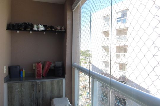 Sacada de apartamento para alugar com 2 quartos, 52m² em Jardim Roberto, Osasco
