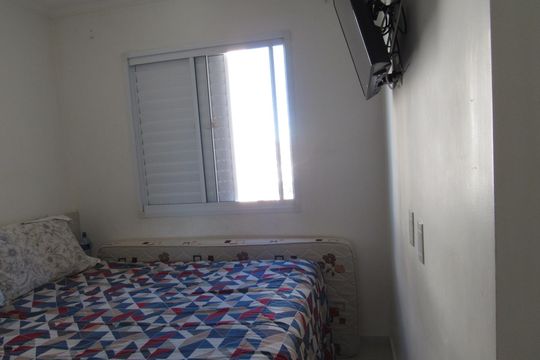 Quarto 1 de apartamento para alugar com 2 quartos, 52m² em Jardim Roberto, Osasco