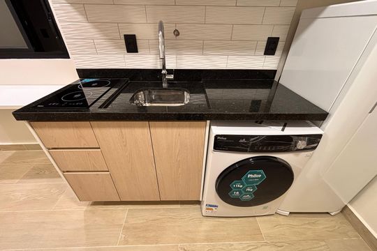 Cozinha de kitnet/studio para alugar com 1 quarto, 18m² em Vila Nova Conceição, São Paulo