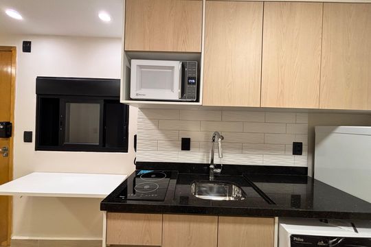 Cozinha de kitnet/studio para alugar com 1 quarto, 18m² em Vila Nova Conceição, São Paulo