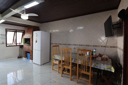 Cozinha de casa à venda com 6 quartos, 173m² em Fátima, Canoas