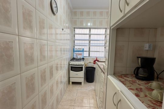 Cozinha de apartamento para alugar com 1 quarto, 50m² em Boqueirão, Praia Grande