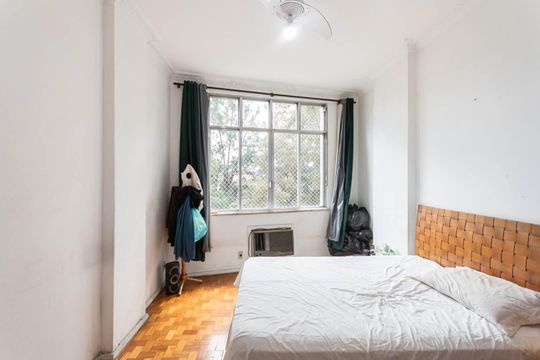 Quarto 1 de apartamento à venda com 3 quartos, 130m² em Tijuca, Rio de Janeiro