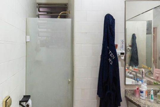Banheiro social de apartamento à venda com 3 quartos, 130m² em Tijuca, Rio de Janeiro