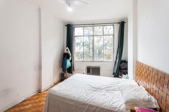 Quarto 1 de apartamento à venda com 3 quartos, 130m² em Tijuca, Rio de Janeiro