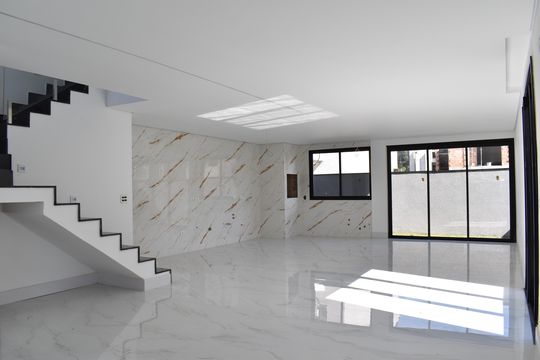 Sala/Cozinha de casa de condomínio à venda com 3 quartos, 171m² em Santa Cândida, Curitiba