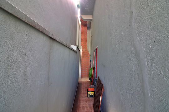 Corredor de casa à venda com 2 quartos, 235m² em Vila Alvinopolis, São Bernardo do Campo
