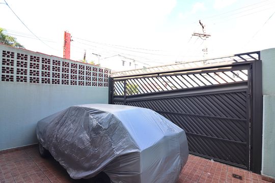 Garagem de casa à venda com 2 quartos, 235m² em Vila Alvinopolis, São Bernardo do Campo