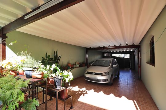 Garagem de casa à venda com 2 quartos, 235m² em Vila Alvinopolis, São Bernardo do Campo