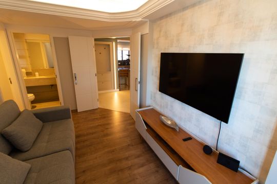 Sala de TV de apartamento à venda com 3 quartos, 138m² em Cambuí, Campinas