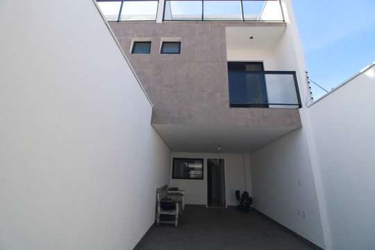 Área Externa de casa à venda com 3 quartos, 125m² em Jardim Alzira, São Paulo