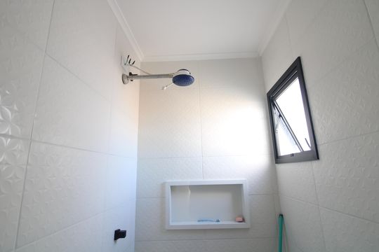 Banheiro de casa à venda com 3 quartos, 125m² em Jardim Alzira, São Paulo