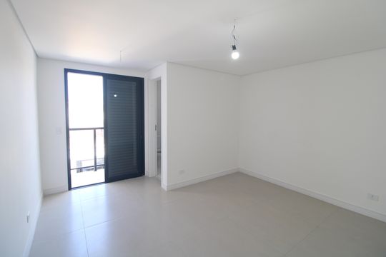 Suíte de casa à venda com 3 quartos, 125m² em Jardim Alzira, São Paulo