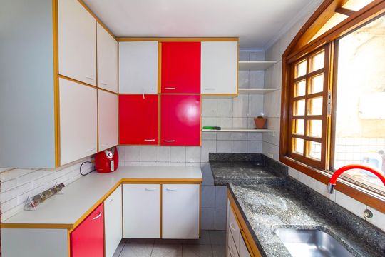 Cozinha de casa de condomínio à venda com 3 quartos, 200m² em Jardim Angela (zona Leste), São Paulo