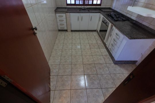 Cozinha de casa de condomínio à venda com 3 quartos, 308m² em Loteamento Caminhos de San Conrado (sousas), Campinas
