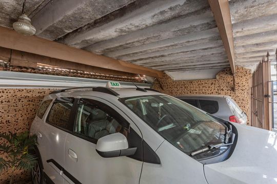 Garagem de casa à venda com 2 quartos, 320m² em São Salvador, São Paulo