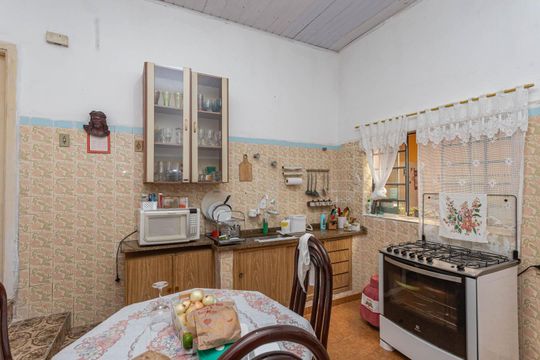 Cozinha casa 2 de casa à venda com 2 quartos, 320m² em São Salvador, São Paulo