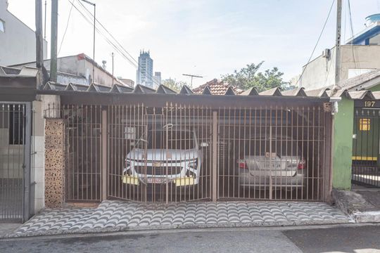 Fachada de casa à venda com 2 quartos, 320m² em São Salvador, São Paulo