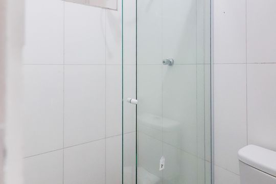 Banheiro de apartamento para alugar com 1 quarto, 25m² em Vila Dalva, São Paulo