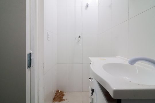Banheiro de apartamento para alugar com 1 quarto, 25m² em Vila Dalva, São Paulo