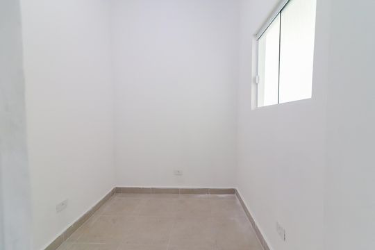 Quarto 2 de apartamento para alugar com 2 quartos, 35m² em Vila Dalva, São Paulo