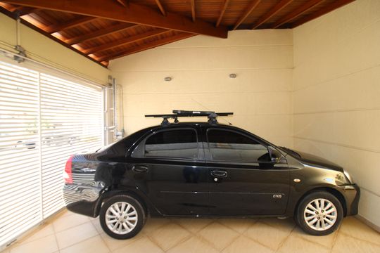 Garagem de casa à venda com 3 quartos, 175m² em Santa Teresinha, São Paulo