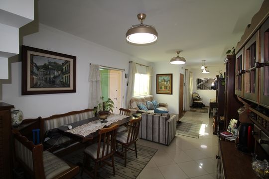 Casa à venda com 3 quartos, 175m² em Santa Teresinha, São Paulo